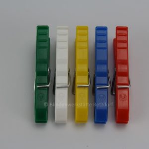 Hier die Wäscheklammern hochkant aus der Blindenwerkstatt Betzd.